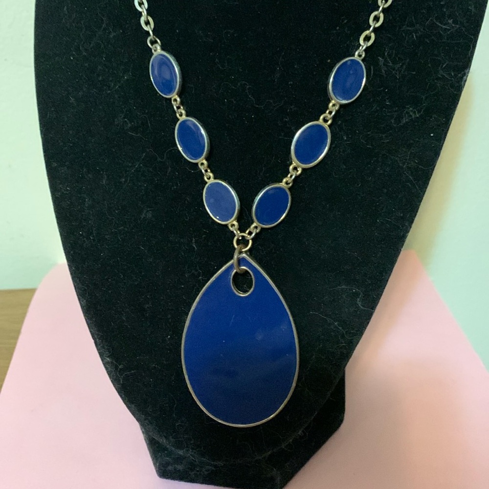 Beautiful necklace, 16”
